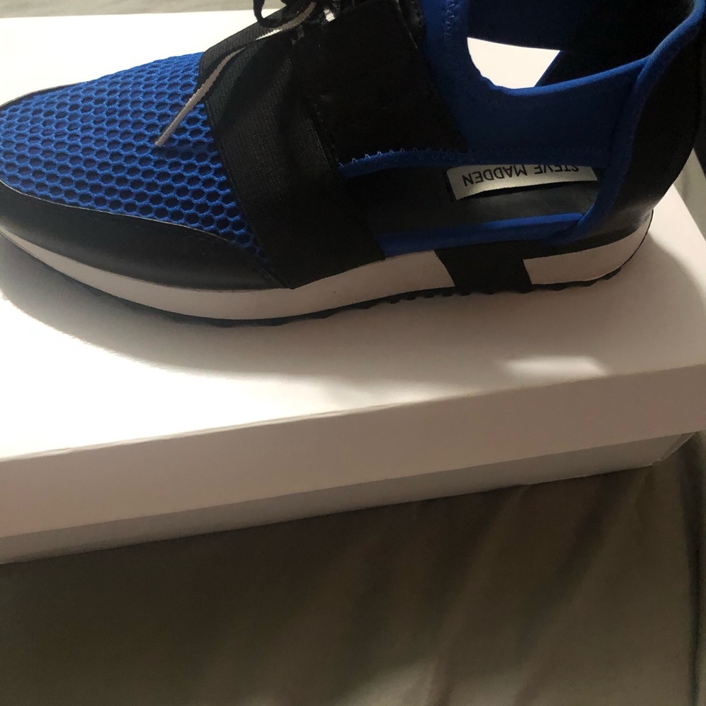 Steve Madden Blue Arctic lace slip on athletic running sneaker
